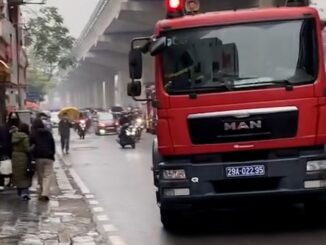 Ng:ọn l:ửa b:ùng lên tại tòa nhà nổi tiếng khu vực Cầu Giấy – Hà Nội: 30 người được gi:ải c:ứu, còn lại thì…