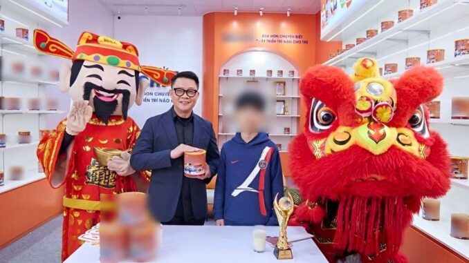 BTV Quang Minh, Thanh Vân Hugo có phản ứng ‘lạ’ khi bị réo tên vì quảng cáo sữa BTV Quang Minh, Thanh Vân Hugo có phản ứng ‘lạ’ khi bị réo tên vì quảng cáo sữa