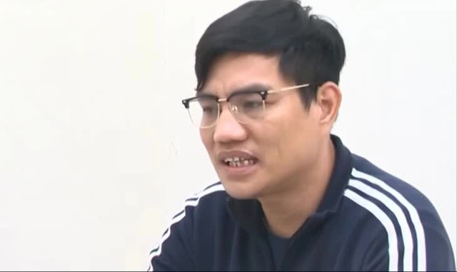 Chân dung Hồ Sỹ Ý – kẻ điều hành nhà máy sản xuất sữa giả cho trẻ sơ sinh, bà bầu thu lợi gần 500 tỷ đồng Chân dung Hồ Sỹ Ý – kẻ điều hành nhà máy sản xuất sữa giả cho trẻ sơ sinh, bà bầu thu lợi gần 500 tỷ đồng