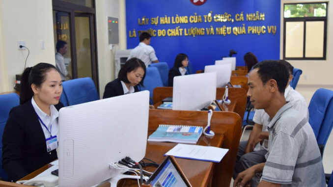 Chuyển 100% biên chế cấp huyện về xã và tăng cường cán bộ tỉnh về xã Chuyển 100% biên chế cấp huyện về xã và tăng cường cán bộ tỉnh về xã