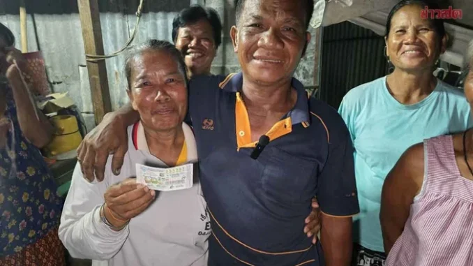 Nhà đang mắc nợ, cặp vợ chồng già bỗng thành triệu phú sau thông báo từ hàng xóm Nhà đang mắc nợ, cặp vợ chồng già bỗng thành triệu phú sau thông báo từ hàng xóm