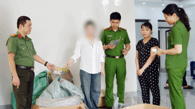 CA vừa phát hiện đường dây làm thu::ốc đi::ều tr::ị dạ dày, đại tràng giả ở Thái Nguyên CA vừa phát hiện đường dây làm thu::ốc đi::ều tr::ị dạ dày, đại tràng giả ở Thái Nguyên