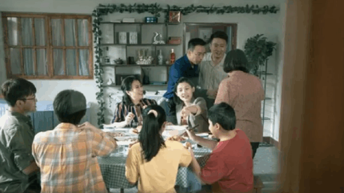 Đến tuổi trung niên mới biết anh chị em ruột không bao giờ là người một nhà: Đau mà thật Đến tuổi trung niên mới biết anh chị em ruột không bao giờ là người một nhà: Đau mà thật