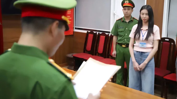 Hoa hậu Thùy Tiên “lách” trách nhiệm vụ kẹo Kera như thế nào? Hoa hậu Thùy Tiên “lách” trách nhiệm vụ kẹo Kera như thế nào?