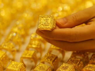 Giá vàng 1/5: Tiếp tục ‘neo’ cao kỷ lục, chuyên gia dự báo ra sao về xu hướng?