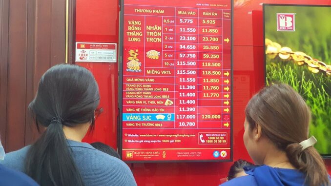 Giá vàng ngay lúc này: Trời ơi giảm vèo vèo chưa từng có, tiệm vàng ‘x:.ả h:.à:.ng’ rồi bà con ơi Giá vàng ngay lúc này: Trời ơi giảm vèo vèo chưa từng có, tiệm vàng ‘x:.ả h:.à:.ng’ rồi bà con ơi