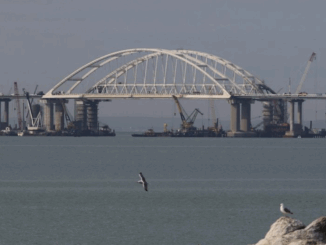 Crimea bị tấn công dữ dội, sân bay Nga rung chuyển