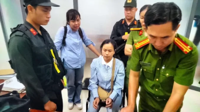 Bắt khẩn cấp 1 phụ nữ xưng luật sư vào trụ sở công an yêu cầu thả người Bắt khẩn cấp 1 phụ nữ xưng luật sư vào trụ sở công an yêu cầu thả người