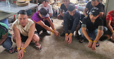 Triệt xóa tụ điểm đá gà liên tỉnh thu hút hàng trăm lượt con bạc tham gia Triệt xóa tụ điểm đá gà liên tỉnh thu hút hàng trăm lượt con bạc tham gia