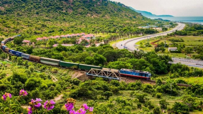 Sắp có tàu chạy thẳng từ Hà Nội đến Bắc Kinh Sắp có tàu chạy thẳng từ Hà Nội đến Bắc Kinh