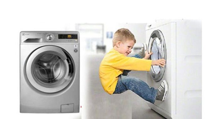 Vụ bé trai gặp tai nạn thương tâm vì rơi vào máy giặt: Nguyên nhân sâu xa vì đâu? Vụ bé trai gặp tai nạn thương tâm vì rơi vào máy giặt: Nguyên nhân sâu xa vì đâu?