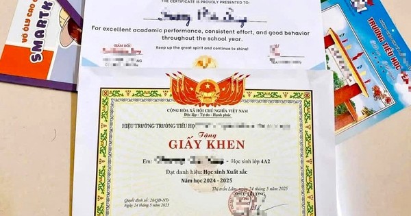 Nhiều phụ huynh ‘khoe’ giấy khen của con, công an ra cảnh báo Nhiều phụ huynh ‘khoe’ giấy khen của con, công an ra cảnh báo