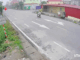 Nh:ói lòng khoảnh khắc bé trai 3 tuổi t uột tay bố, b ăng qua đường bị xe tải đ:âm t:u v:ong