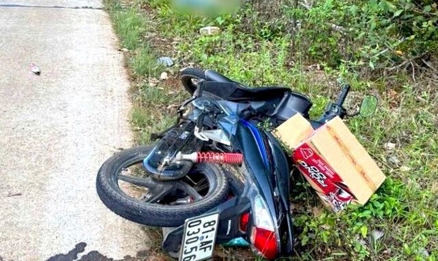 Vụ nữ giáo viên tiểu học ᴛᴜ̛̉ ᴠᴏɴɢ bất thường bên đường với nhiều v/ết th/ư/ơng: Hiệu trưởng nói gì? Vụ nữ giáo viên tiểu học ᴛᴜ̛̉ ᴠᴏɴɢ bất thường bên đường với nhiều v/ết th/ư/ơng: Hiệu trưởng nói gì?