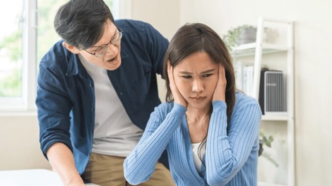 Có một câu mà chồng tôi nói suốt 10 năm khiến tôi quyết định ly hôn Có một câu mà chồng tôi nói suốt 10 năm khiến tôi quyết định ly hôn