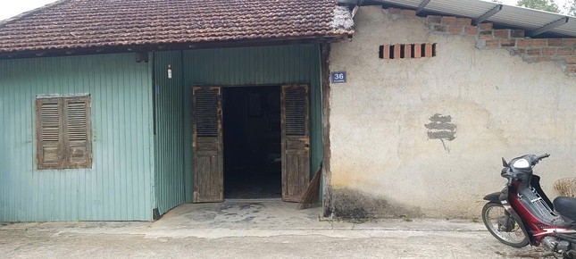 Rùng mình phát hiện thi thể phân hủy trong nhà tắm sau gần một năm khóa cửa Rùng mình phát hiện thi thể phân hủy trong nhà tắm sau gần một năm khóa cửa