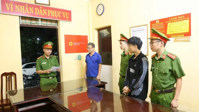 Tạm giữ hình sự người đấ.m và.o mặ.t nhân viên y tế Bệnh viện Nam Định Tạm giữ hình sự người đấ.m và.o mặ.t nhân viên y tế Bệnh viện Nam Định