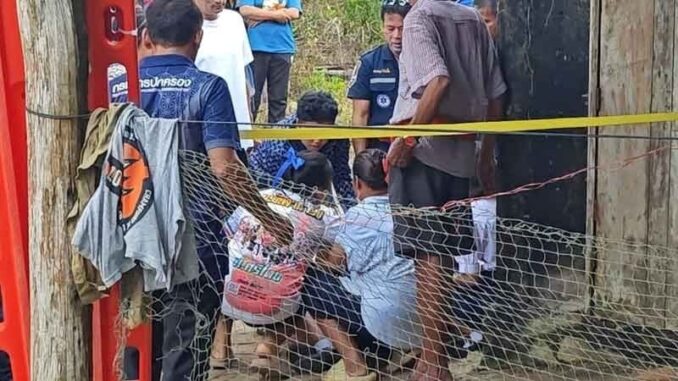 Vợ bị điện giật khi phơi quần áo, chồng cùng mẹ lao vào cứu, tất cả đều tử vong thương tâm Vợ bị điện giật khi phơi quần áo, chồng cùng mẹ lao vào cứu, tất cả đều tử vong thương tâm
