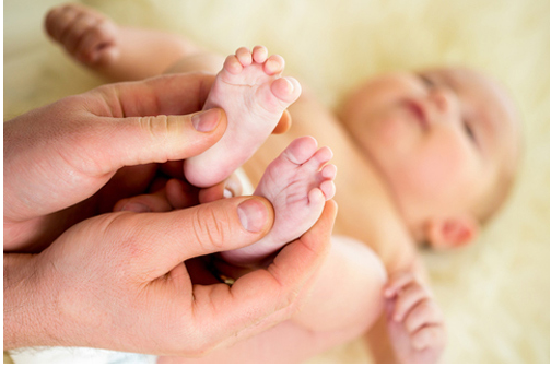 Loạt bài tập mát-xa cho trẻ sơ sinh mà mẹ bỉm không thể bỏ qua Loạt bài tập mát-xa cho trẻ sơ sinh mà mẹ bỉm không thể bỏ qua