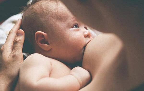 Khi nào mới cai ti đêm cho bé Khi nào mới cai ti đêm cho bé