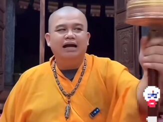 Chân dung S:.ư th:.ầy “triệu view” livestream bán hàng đang khiến cả nước xôn xao