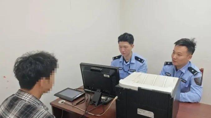 Mẹ vừa thông báo chuyển khoản thành công 300 triệu đồng, nam sinh xác nhận rồi liền báo cảnh sát Mẹ vừa thông báo chuyển khoản thành công 300 triệu đồng, nam sinh xác nhận rồi liền báo cảnh sát