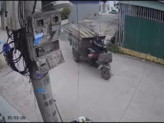 Camera vụ bé 3 tuổi bị công nông cán qua người, tranh cãi nhân viên y tế yêu cầu nộp đủ tiền mới cấp cứu