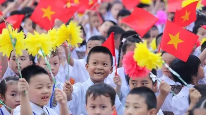 Từ năm 2026: Cả nước tuyển sinh lớp 1, lớp 6 theo nguyên tắc 'nhà gần trường' Từ năm 2026: Cả nước tuyển sinh lớp 1, lớp 6 theo nguyên tắc 'nhà gần trường'