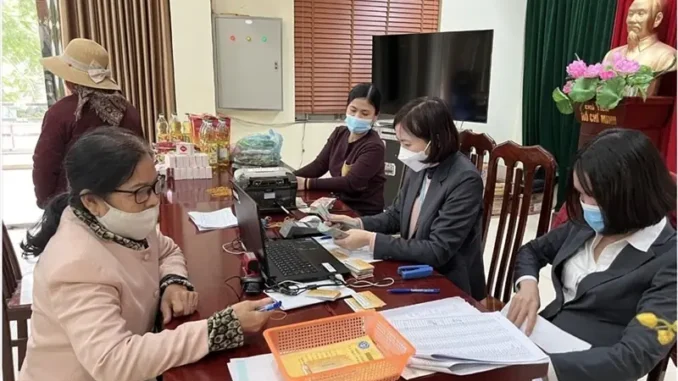 Quy định mới yêu cầu cán bộ, công chức xã 100% phải có bằng đại học trở lên Quy định mới yêu cầu cán bộ, công chức xã 100% phải có bằng đại học trở lên