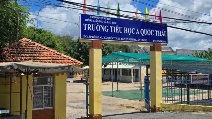 Cái kết cho thầy hiệu trưởng An Giang nhắn tin với cả chục cô giáo trong trường Cái kết cho thầy hiệu trưởng An Giang nhắn tin với cả chục cô giáo trong trường
