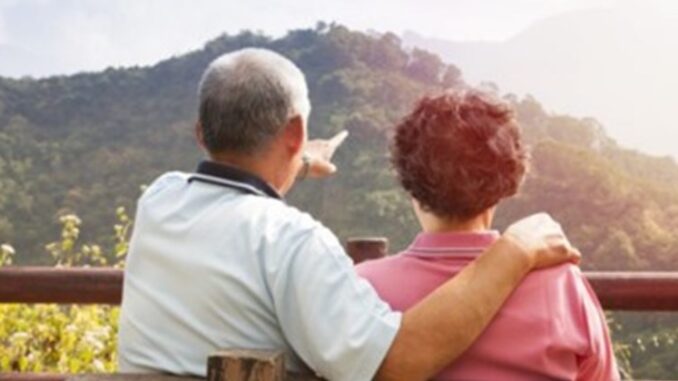 Vì sao vợ chồng trên 50 tuổi nên ngủ riêng giường: 3 lý do không thể chối cãi Vì sao vợ chồng trên 50 tuổi nên ngủ riêng giường: 3 lý do không thể chối cãi