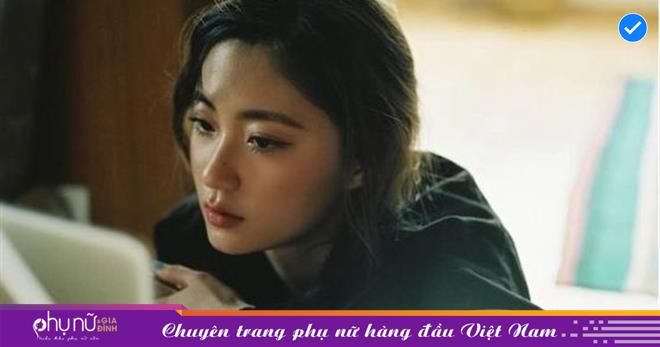 Xông vào khách sạn bắt tại trận chồng ngoại tình nhưng khi lật tấm chăn nhìn rõ mặt tiểu tam, tôi phải bật cười chua xót
