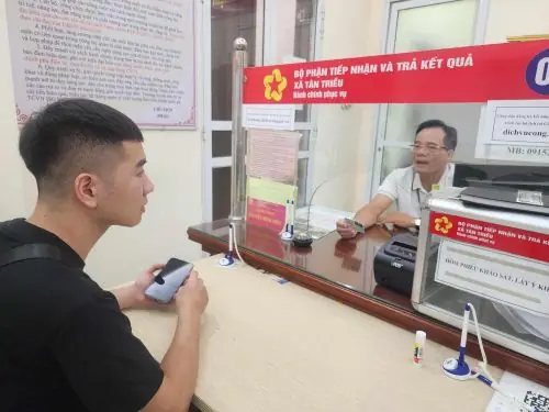 Công chức, viên chức phấn khởi vì được tăng thêm từ 2,5 triệu đến gần 6 triệu đồng/tháng Công chức, viên chức phấn khởi vì được tăng thêm từ 2,5 triệu đến gần 6 triệu đồng/tháng