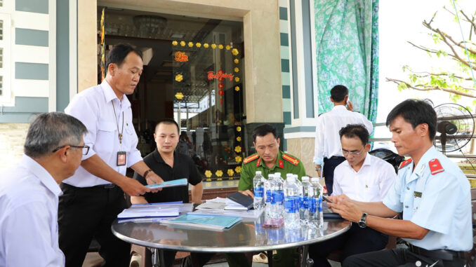 Nóng: Hình ảnh ‘tố’ heo bệnh tại C.P. Việt Nam là thật, được chụp tại cơ sở gia công Nóng: Hình ảnh ‘tố’ heo bệnh tại C.P. Việt Nam là thật, được chụp tại cơ sở gia công