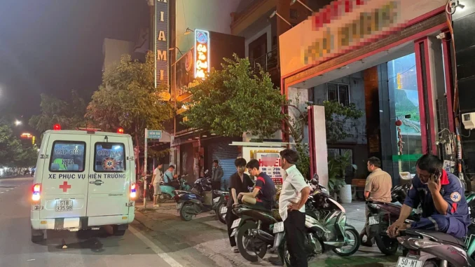 Chồng sát hại vợ trong khách sạn rồi gọi người thân, đợi công an đến Chồng sát hại vợ trong khách sạn rồi gọi người thân, đợi công an đến