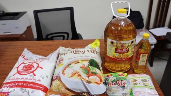 Trộn phụ gia nhập lậu rẻ tiền để làm hạt nêm, bột canh, mì chính giả