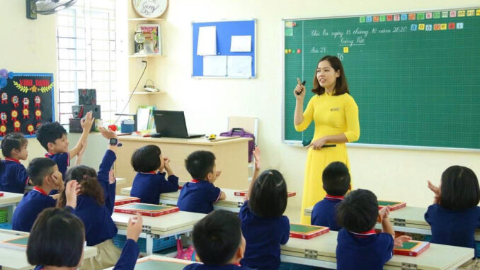 Lại thêm một TIN VUI đến với giáo viên, trời ơi cứ thế này bảo sao nhiều người thi sư phạm thế, LƯƠNG CAO gần bằng giáo sư tiến sĩ rồi Lại thêm một TIN VUI đến với giáo viên, trời ơi cứ thế này bảo sao nhiều người thi sư phạm thế, LƯƠNG CAO gần bằng giáo sư tiến sĩ rồi