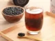 Uống nước đậu đen mỗi ngày, cụ ông 70 tuổi bị tăng kali máu phải cấp cứu