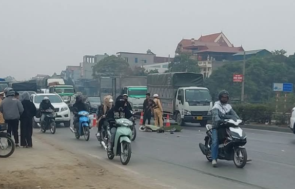 Va chạm xe container, nữ sinh viên năm cuối đại học không còn Va chạm xe container, nữ sinh viên năm cuối đại học không còn