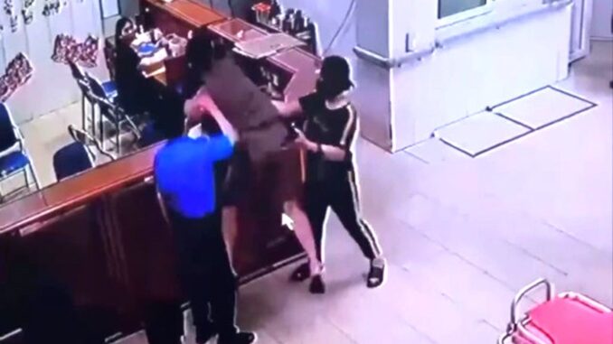 Trời ơi ngay tại khoa Cấp cứu Bệnh viện Hữu nghị Đa khoa Nghệ An