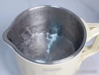 Một người đun nước, cả nhà mắc u.n.g thư? 3 thói quen đun nước “đầu độc” cả gia đình nhiều người không hay biết